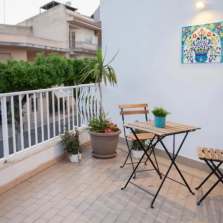 Casa vacanze Casa Degli Avi,da Zio Nino Nel Borgo Marinaro *