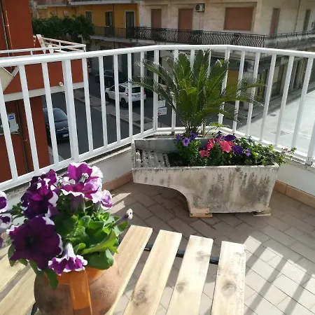 Casa Degli Avi,da Zio Nino Nel Borgo Marinaro * Pozzallo