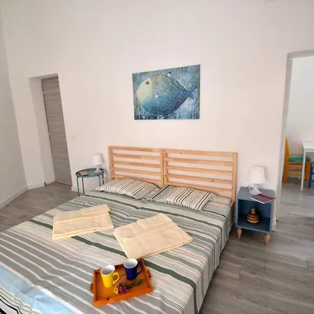 Casa vacanze Casa Degli Avi,da Zio Nino Nel Borgo Marinaro *