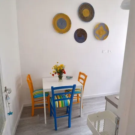 Casa vacanze Casa Degli Avi,da Zio Nino Nel Borgo Marinaro