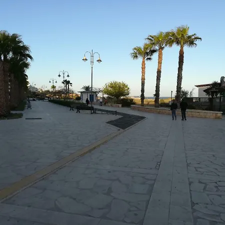 Casa Degli Avi,da Zio Nino Nel Borgo Marinaro Pozzallo
