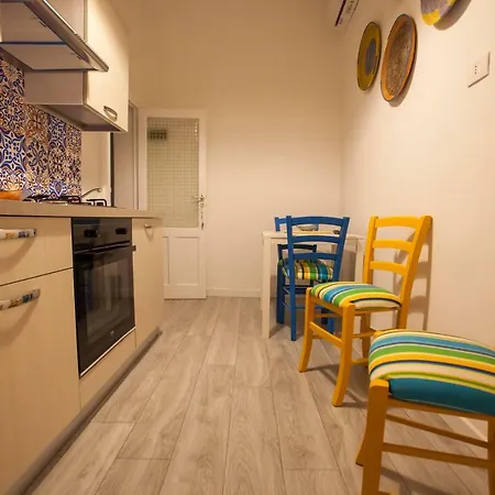 Casa vacanze Casa Degli Avi,da Zio Nino Nel Borgo Marinaro